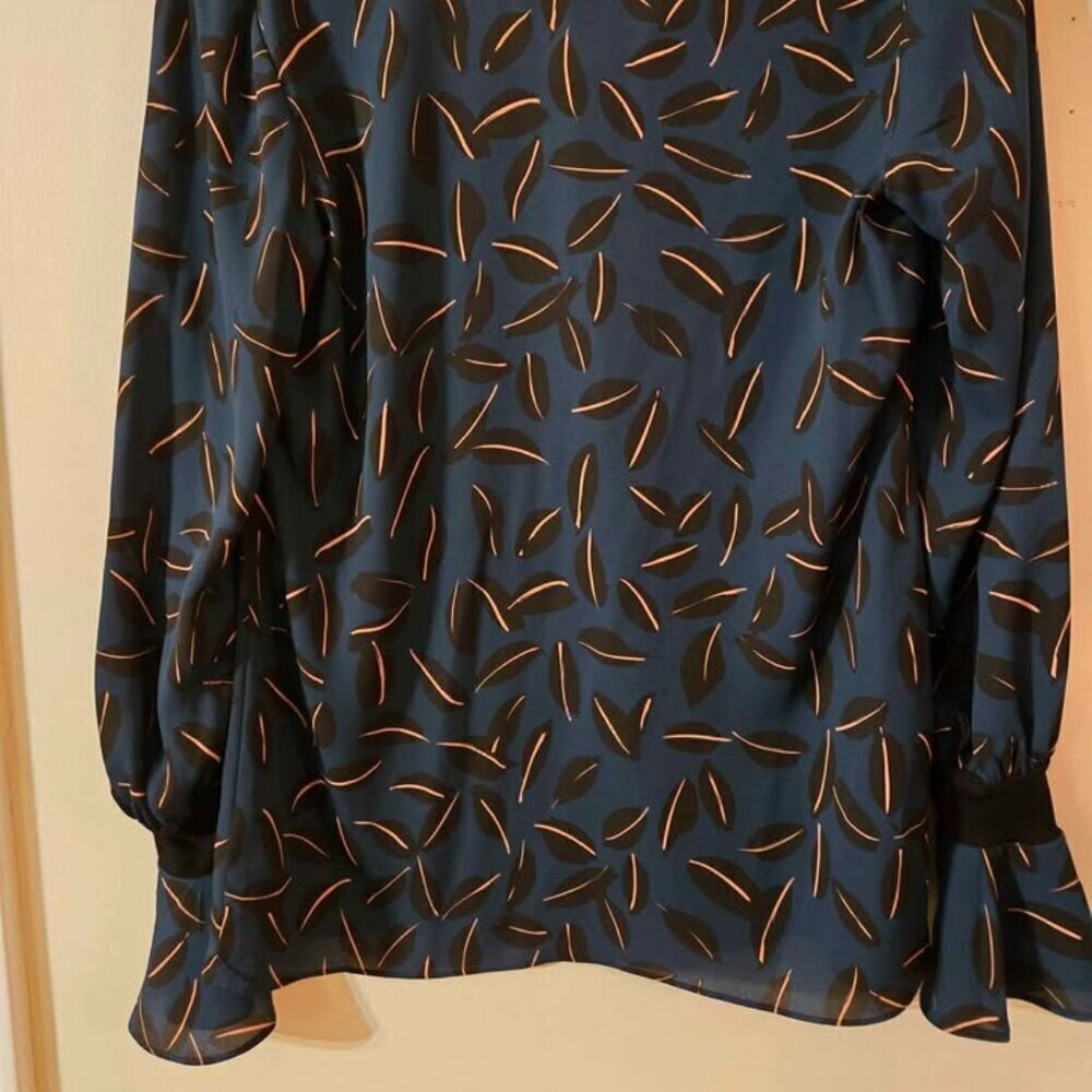 CAbi Shadow Leaf Blouse Size XS - Picture 9 of 10
